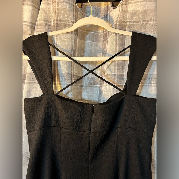 [8] Classic Minimal Little Black Dress - Picture 5 of 7